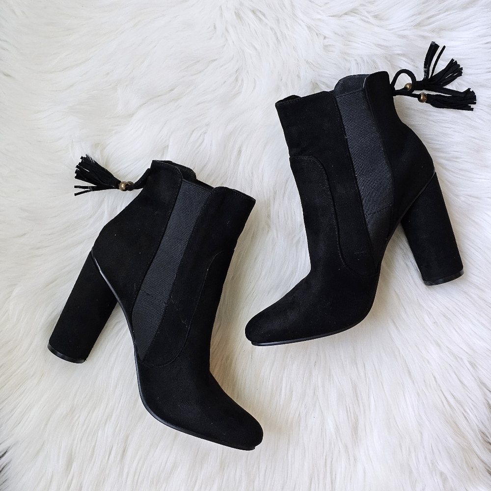 Vintage Hot Kiss Black Suede Almond Toe Block Heel Pull On Ankle Boots Women's 9